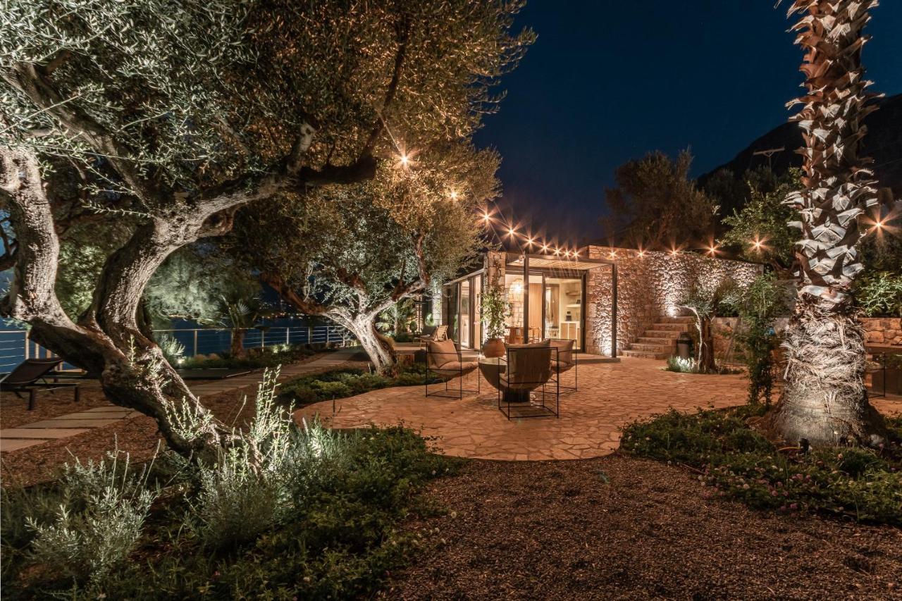 Bungalows At Almiros Beach Kalamata Exterior photo
