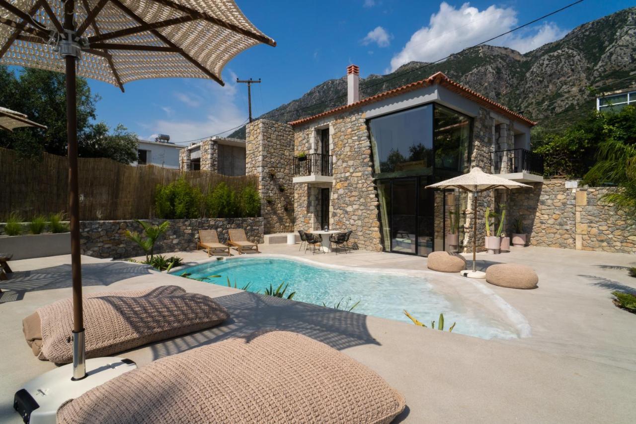 Bungalows At Almiros Beach Kalamata Exterior photo