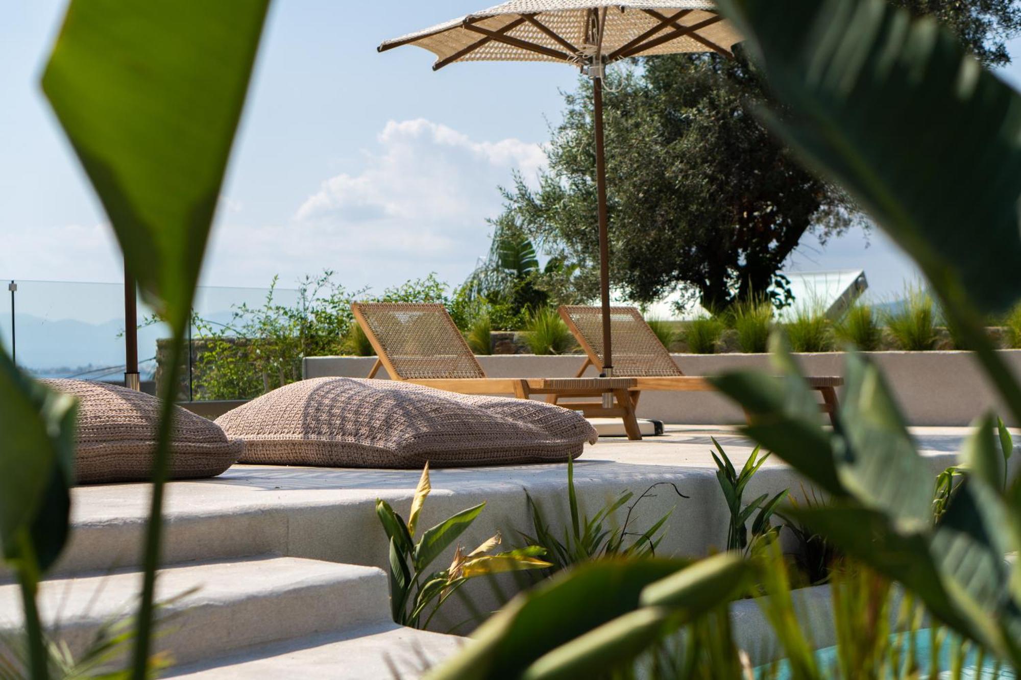 Bungalows At Almiros Beach Kalamata Exterior photo